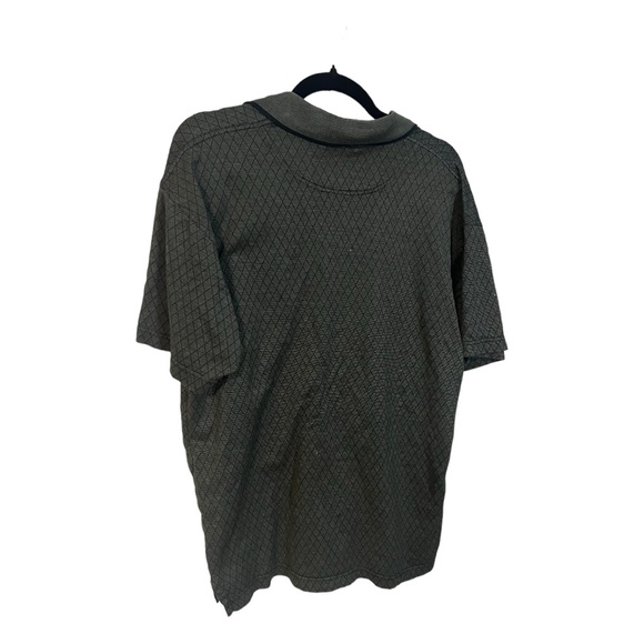 An Arrow polo shirt in size medium - Picture 6 of 6